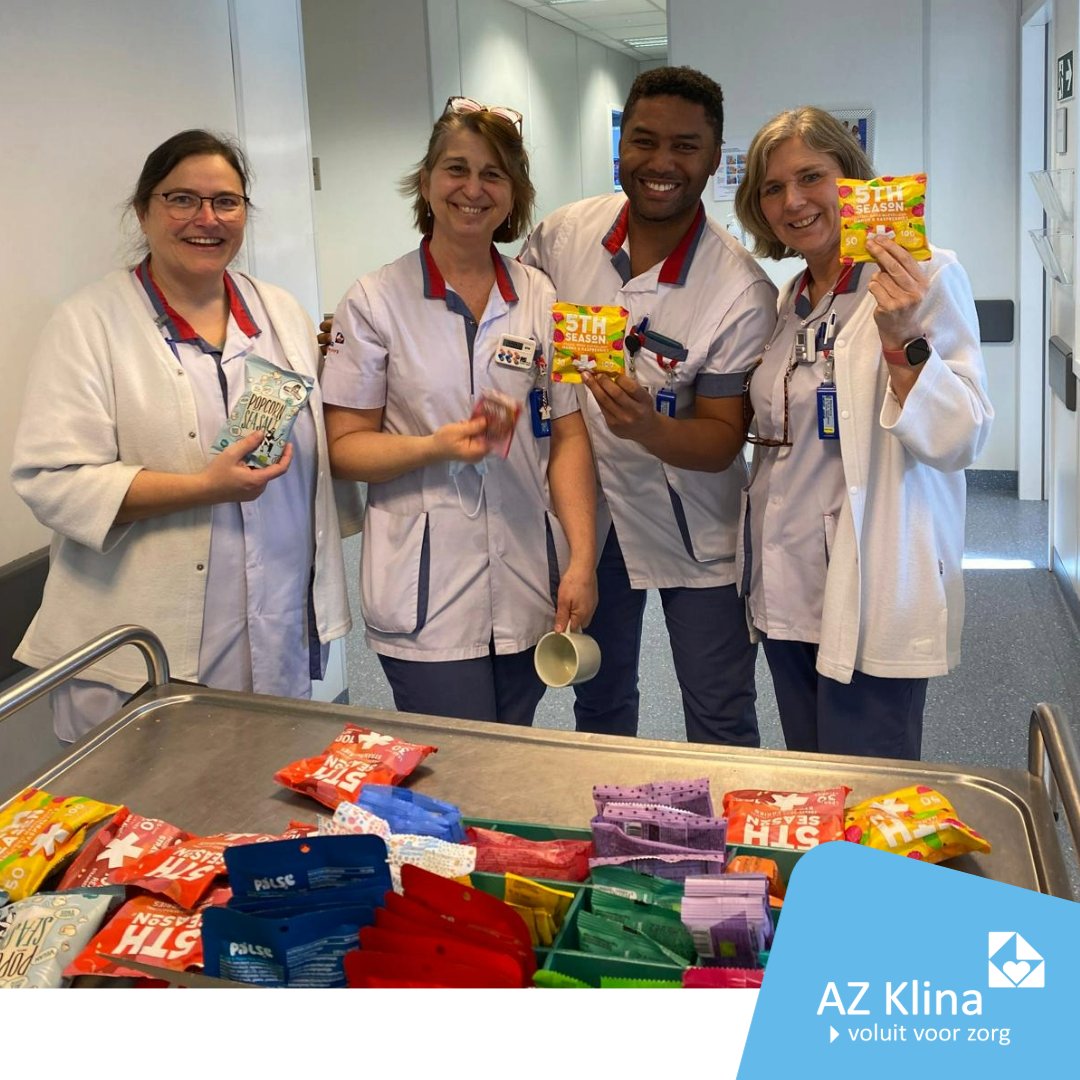 💚 Week van het Welzijn in AZ Klina! 💚

Deze week zetten we het welzijn van onze collega’s centraal met ontspannende en inspirerende activiteiten. Vandaag trakteren we hen op een gezonde snack 🍏🥕 en dat valt in de smaak! 😋

#voluitvoorzorg #teamKlina