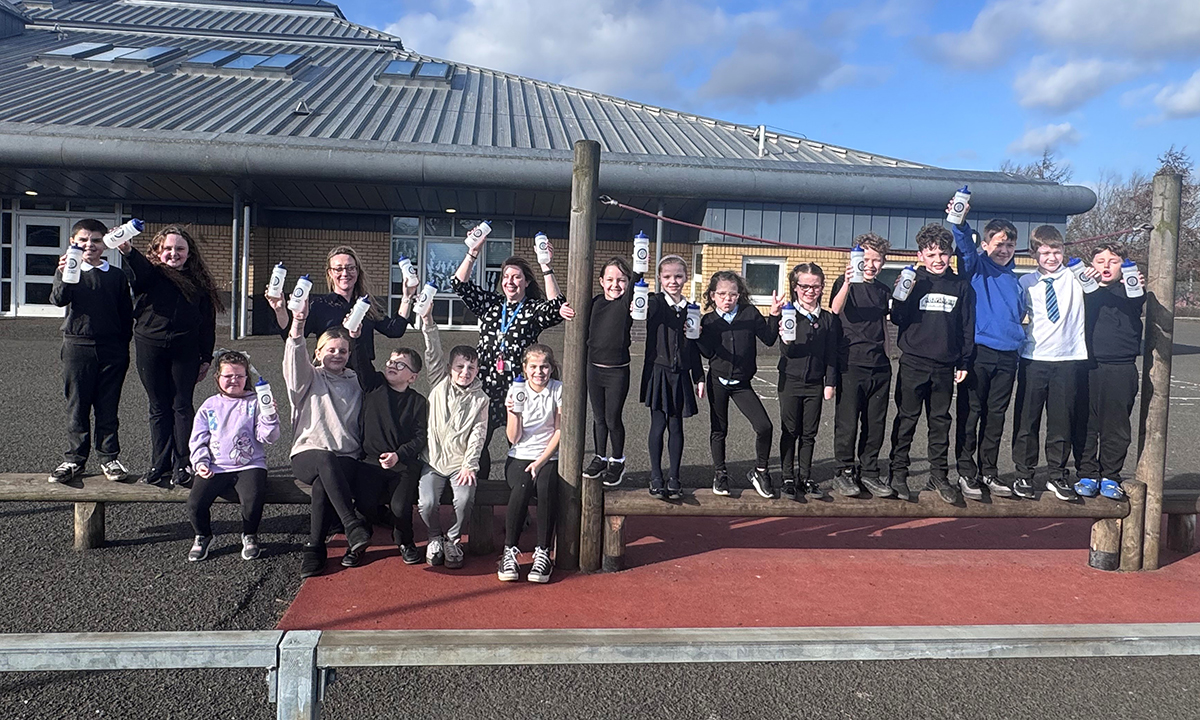 SGN (@sgngas) on Twitter photo We’re proud to support <a href="/MethilhillPS/">Methilhill Primary School</a> School & <a href="/kidney_kids/">Kidney Kids Scotland</a> in encouraging healthier hydration habits! With help from our #H100Fife project, each student received a reusable water bottle to stay hydrated & reduce plastic waste: bit.ly/4bsbR38 We’re proud to support <a href="/MethilhillPS/">Methilhill Primary School</a> School & <a href="/kidney_kids/">Kidney Kids Scotland</a> in encouraging healthier hydration habits! With help from our #H100Fife project, each student received a reusable water bottle to stay hydrated & reduce plastic waste: bit.ly/4bsbR38