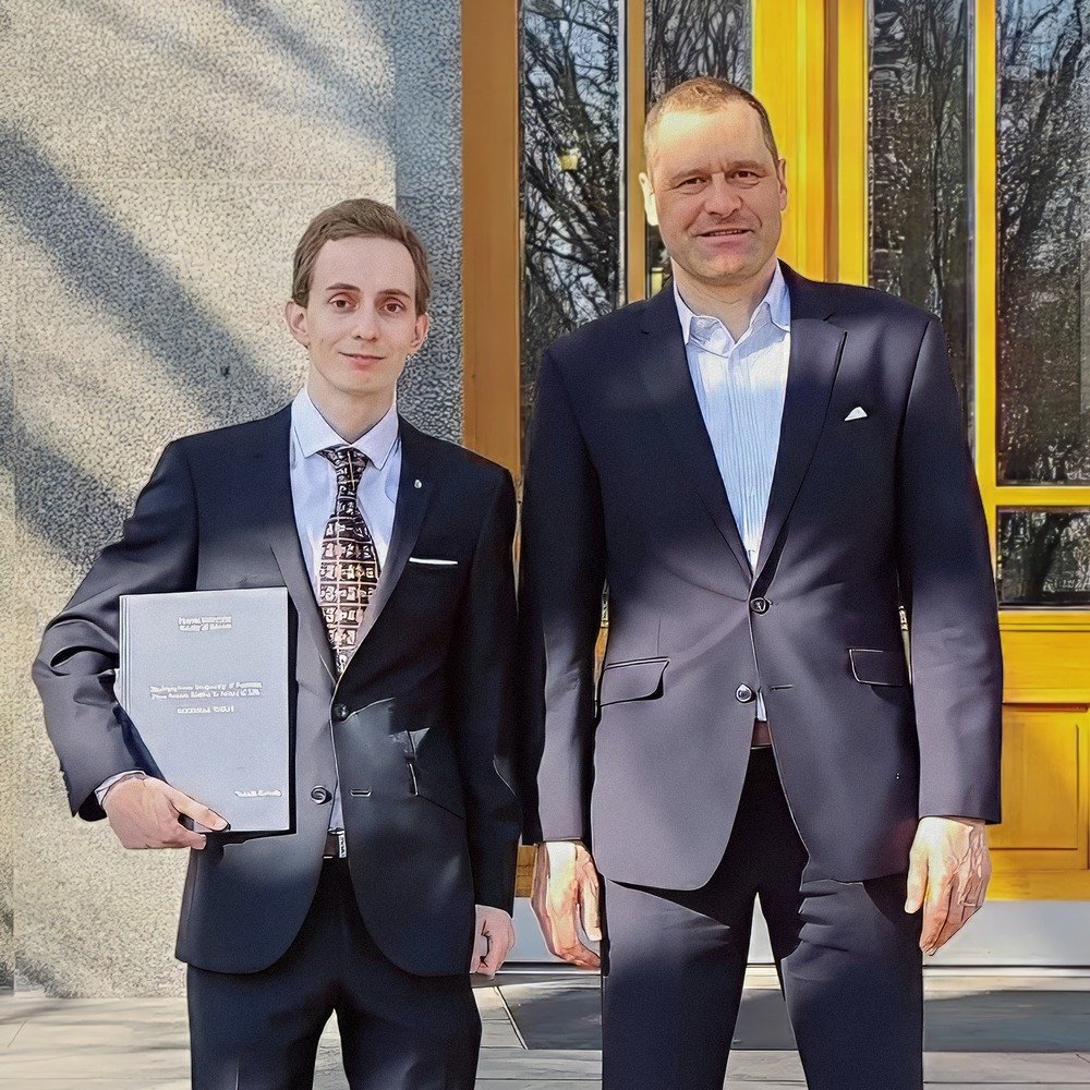 IOCB Prague (@iocbprague) on Twitter photo ๐ Congratulations to Tadeรกลก Kalvoda (Lubomรญr Rulรญลกek Group) on the successful defense of his dissertation on "Conformational Complexity of Peptides: From Protein Folding to Origin of Life" at <a href="/science_charles/">Faculty of Science of Charles University</a>.
#phd #phdatIOCBPrague ๐ Congratulations to Tadeรกลก Kalvoda (Lubomรญr Rulรญลกek Group) on the successful defense of his dissertation on "Conformational Complexity of Peptides: From Protein Folding to Origin of Life" at <a href="/science_charles/">Faculty of Science of Charles University</a>.
#phd #phdatIOCBPrague