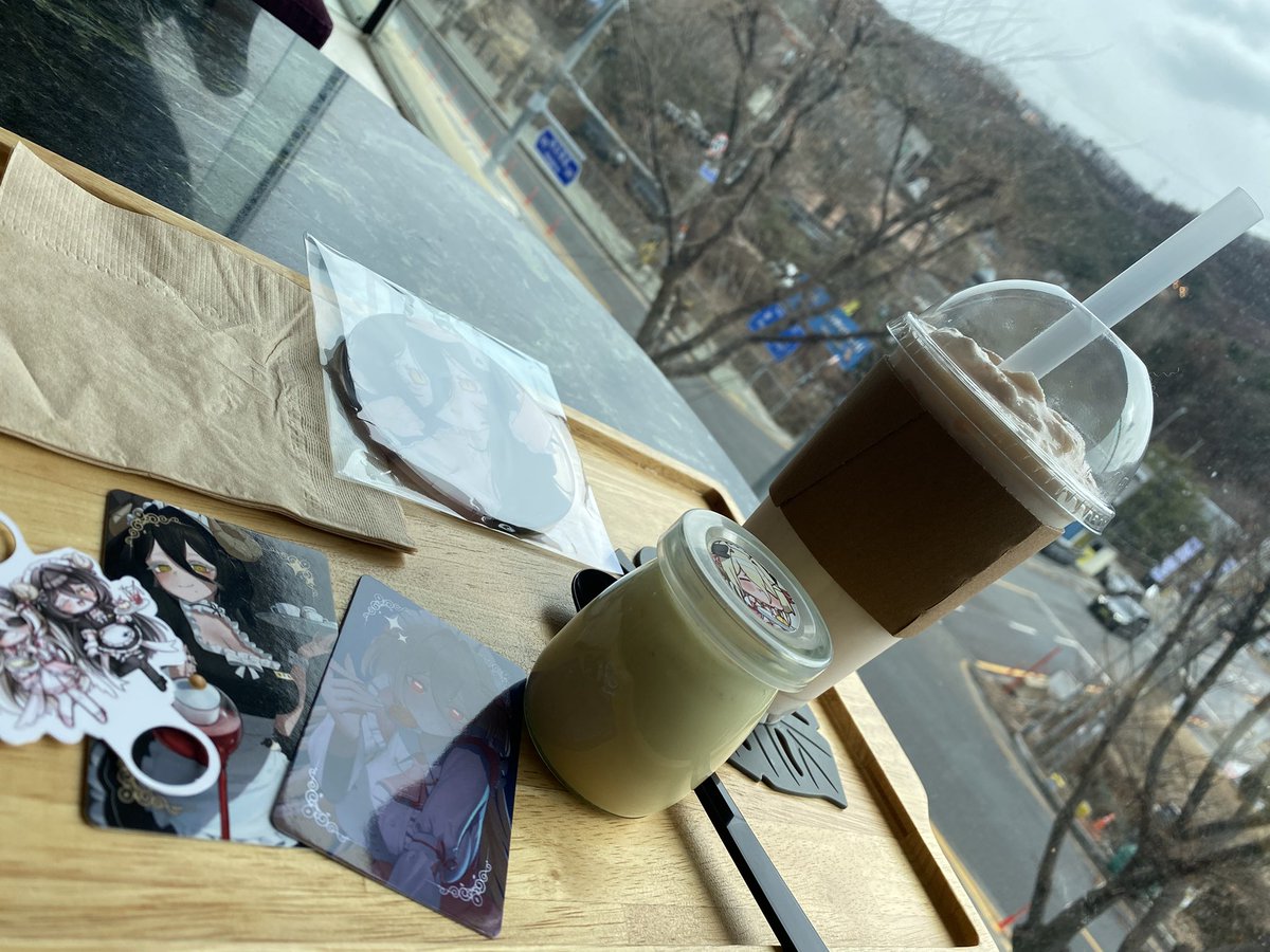 dldbsqo429's tweet photo. #라비스타_in_야코코
오랜만에 방문해 보고 싶은 카페를 야코코님의 콜라보와 함께 즐길 수 있어서 더욱 만족스러웠어욥

여유만 된다면 여기 카페를 자주 방문하고 싶네요 ㅎㅎ
콜라보 이벤트 열어주신 사장님과 야코코님께 감사의 마음을 전해드려요! https://t.co/KZHlqT8AJN