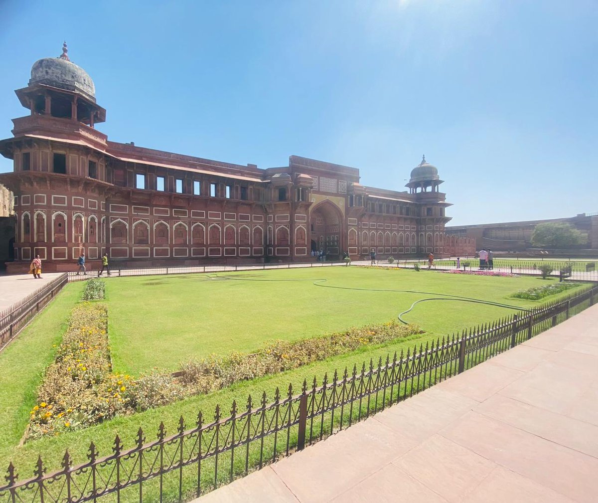 Siddhesh Kamat (@kamatlab_iiser) on Twitter photo I have had a great time interacting with everyone at #YIM2025 meeting wonderfully organised by <a href="/IndiaBioscience/">IndiaBioscience.org</a> team. Also managed to squeeze in sometime to visit the truly spectacular Taj Mahal, Agra Fort and Inmate-ud-Daula over the past couple of days. I have had a great time interacting with everyone at #YIM2025 meeting wonderfully organised by <a href="/IndiaBioscience/">IndiaBioscience.org</a> team. Also managed to squeeze in sometime to visit the truly spectacular Taj Mahal, Agra Fort and Inmate-ud-Daula over the past couple of days.