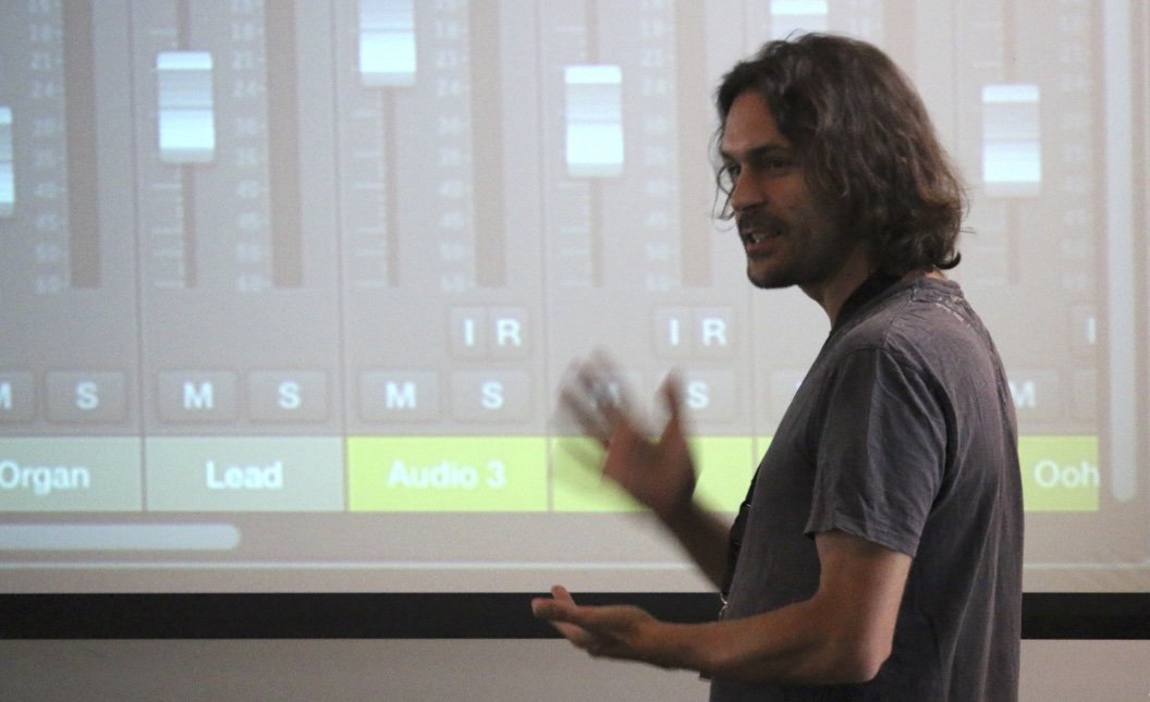 Join David Nahmani for a 4-day Logic Pro class in LA &amp; online, April 8-11, 2025. Master Logic Pro with the expert!

Save $200 with code PEACH200 at registration: logicprohelp.com/logic-pro-clas…

Check out David's latest book: peachpit.com/store/logic-pr…