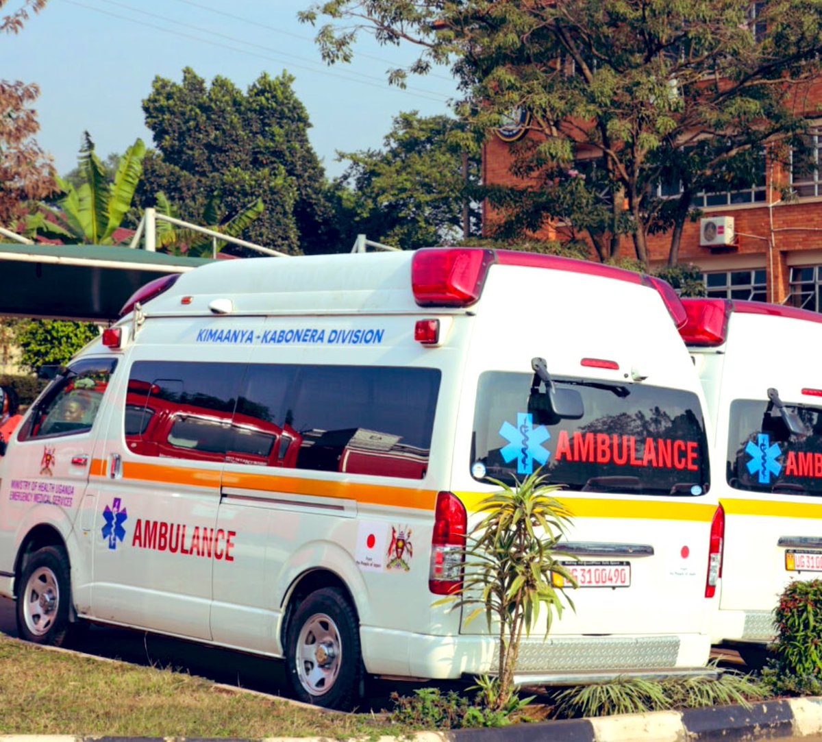 DrEmjh's tweet image. Dr @AbedBwanika constituency got an ambulance today