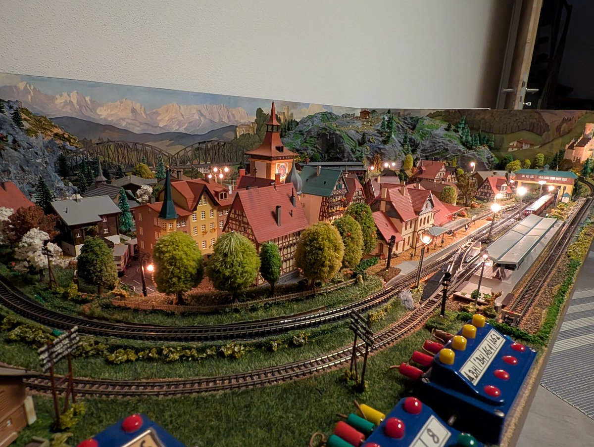 PetziPatrick's tweet image. Seit Jahren mal wieder was für's Hobby seit Kindheitstagen gegönnt.😍😍
Love my #miniclub #märklinz