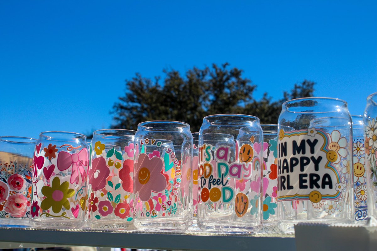 🚀 Calling all Mavericks! MavMarket is happening NOW until 5 PM at Brazos Park! 🎨✨ Come support student makers and creators as they showcase their talents, products, and services. Don’t miss out on this vibrant marketplace—see you there! #MavMarket #ShopLocal #MavUp