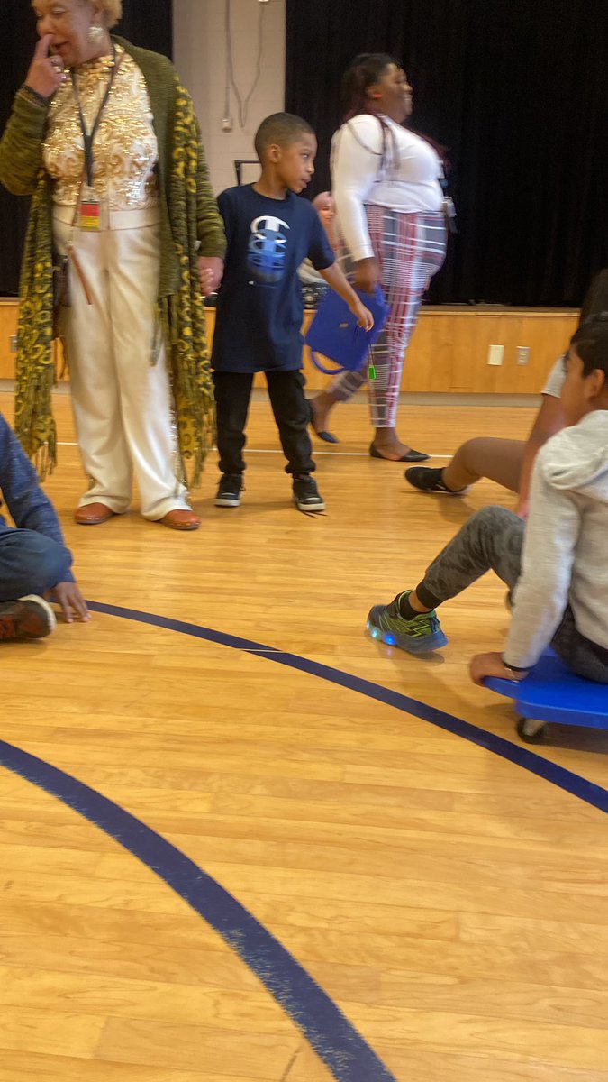 Atled72's tweet photo. I think I had more fun than my students did. @WalnutCreekES #imthebestbuildingsubever #ilovemyecsbabies #whosnextforthescooterrace #kangofthescooters https://t.co/zldFcQAlUq