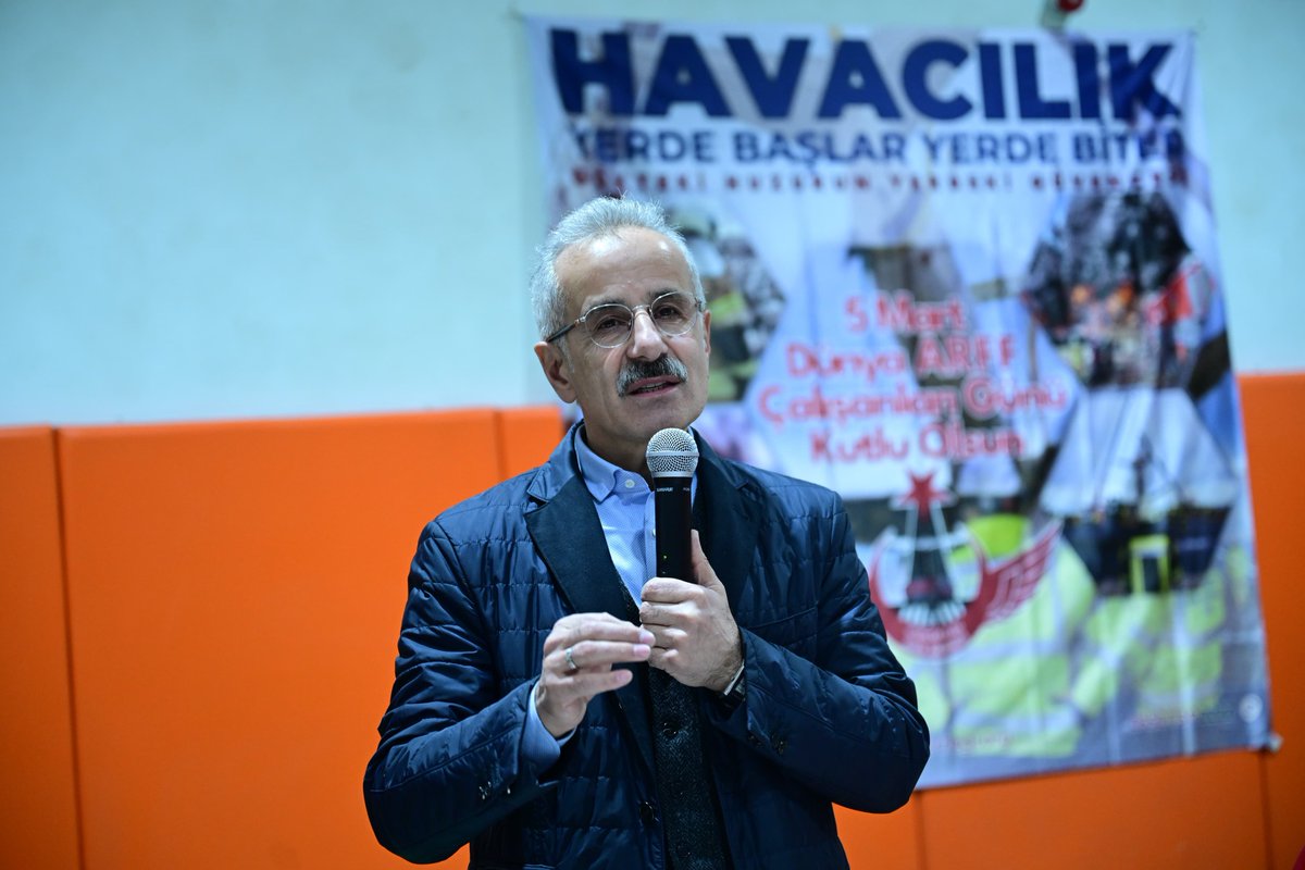 a_uraloglu's tweet photo. 📍 Ankara

Havalimanlarımızın kahramanları ARFF çalışanlarımızla iftar sofrasında bir araya geldik. Düzenlenen programda Ramazan-ı Şerif’in bereketini paylaştık.

Bu vesileyle 5 Mart ARFF Çalışanları Günü’nü kutluyor; Cenab-ı Allah’tan ibadetlerimizi kabul, birlik ve beraberliğimizi daim eylemesini diliyorum. 🤲

#TürkiyeHızlanıyor 🇹🇷