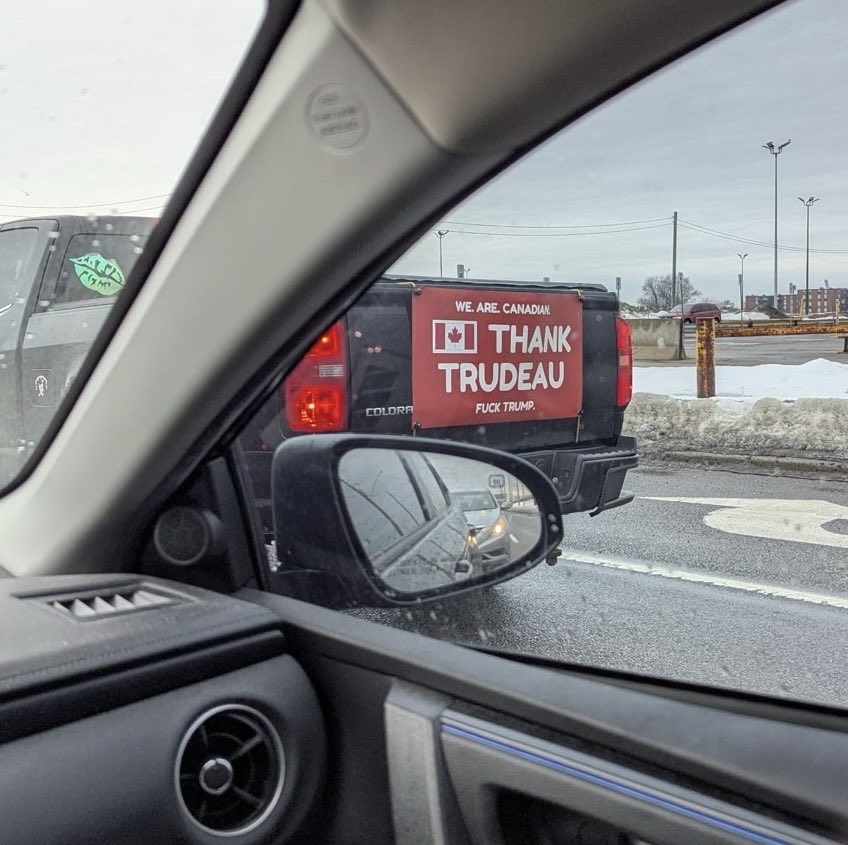 Seen on the highway near Ottawa this morning! #canpoli ⁦<a href="/PierrePoilievre/">Pierre Poilievre</a>⁩