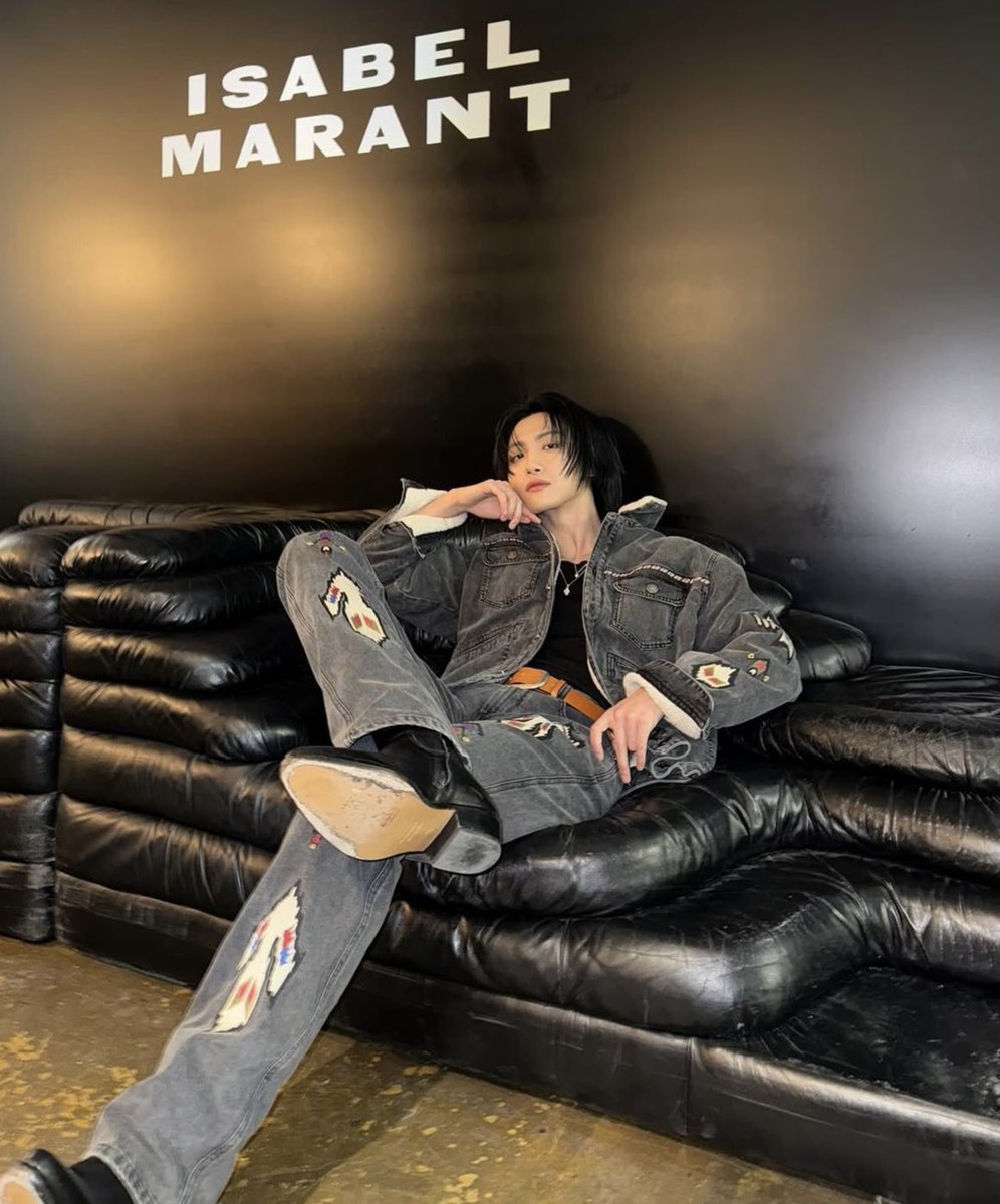 Atiny_Queenie's tweet photo. He’s so motherfuckin sexy good lord 😫🥵 #seonghwa #modelmade #thebrandambassador #isabelmarant https://t.co/FEFVp21Pwo