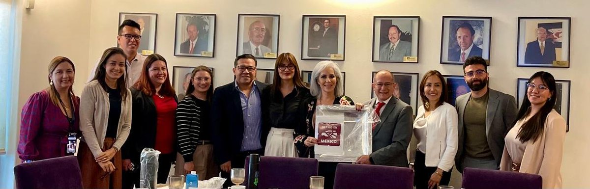 En la sesión de la Comisión Técnica recibimos a María Bárbara Botello Santibáñez <a href="/Barbara_Botello/">Bárbara Botello</a>, Responsable del Plan de Marca Nacional #HechoenMéxico de la <a href="/SE_mx/">Economía México</a>.
Este distintivo es sinónimo de calidad e  identifica los productos hechos en México y les permite ser reconocidos