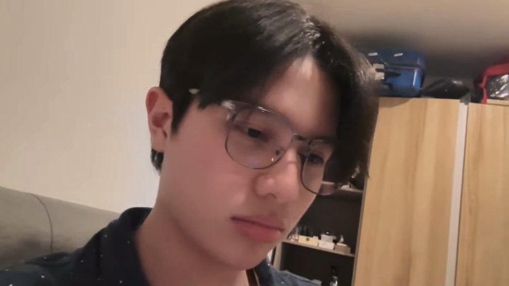 est’s broadcast : 

🎸: @/est_rvp i haven’t seen you for many days ☹️

ʚ #williamest #วิลเลี่ยมเอส ɞ