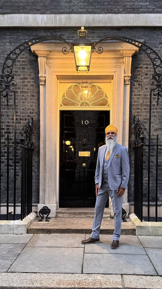 Taking <a href="/DementiaUK/">Dementia UK</a> to Downing St!
The fight to help everyone living with this condition goes on 🩵🩷