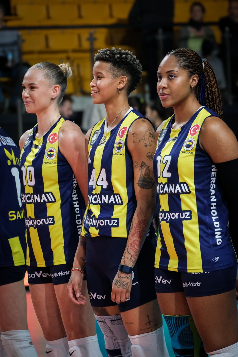 superspikee2's tweet image. Solda ki Yuan -Markova üzerinden vuruyor 🤛
Sağda ki Zehra - Markova üzerinden vuruyor 👊
Ortada ki ise şapkadan tavşan çıkarıyor 🫡
#HereWeGo #Sarımelekler