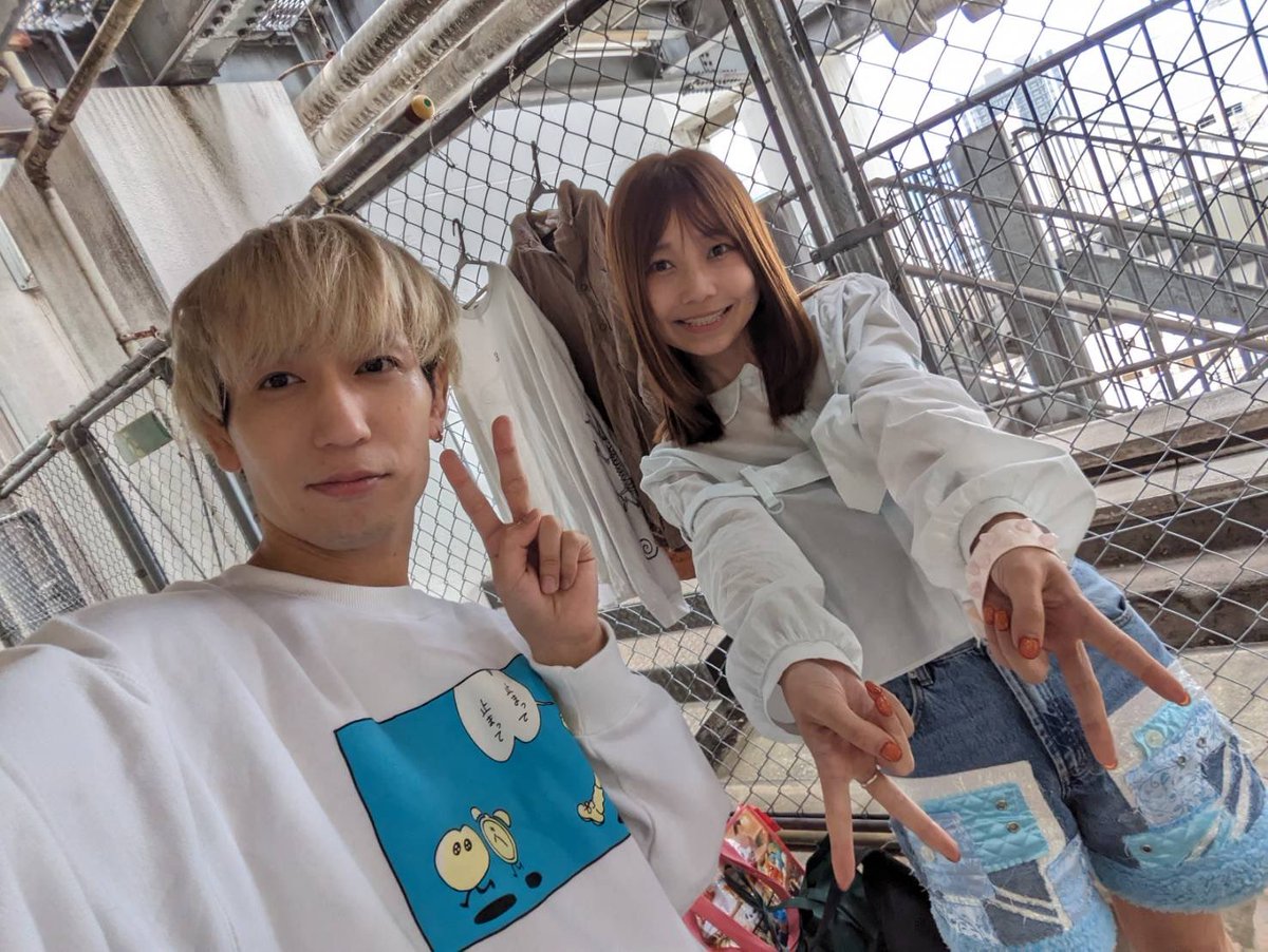 クワルー解散かなしいけど、かなしいのにこんな形でもクワルーがトレンドにのっているのをみるとたくさん愛されていたんだって嬉しくなっちゃった(T_T)
一度だけですがグッズで関わることができて大変に光栄でした!
最高の曲を残しまくってくれてありがとうクワルーラブ永遠 