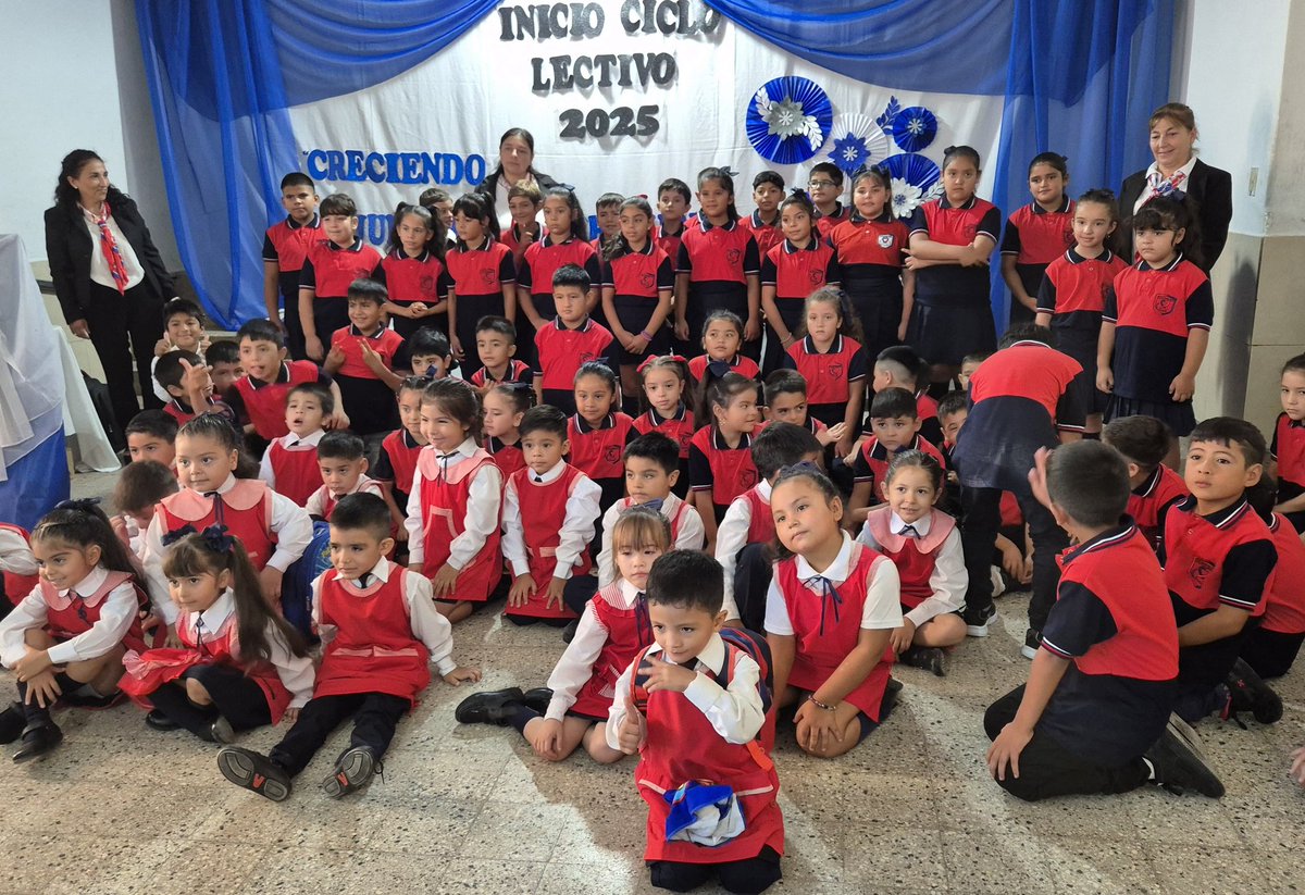 📚 ¡Inició el ciclo lectivo 2025! 

Junto a la subsecretaria de Gobierno, <a href="/katymazzuco/">Katherina.</a>, acompañamos a la comunidad educativa de la Escuela N°239 Dr. René Favaloro de La Calera en este nuevo comienzo.

#Educación #Escuela239 #RenéFavaloro #LaCalera