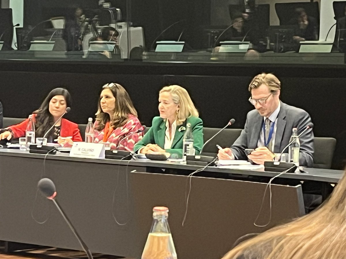 Nicola Beer (@nicolabeerfdp) on Twitter photo Volles Haus in Luxemburg beim #EIBforum. Präsidentin <a href="/NadiaCalvino/">Nadia Calviño</a> kann weitere Unterstützung für
🔵 Sicherheit & Verteidigung
🔵 Ukraine
🔵 bezahlbares Wohnen
🔵 Clean Tech
🔵 Industrie
bekannt geben. Jeder Euro Investment der <a href="/EIB/">European Investment Bank</a> stärkt Europas Sicherheit & Wohlstand Volles Haus in Luxemburg beim #EIBforum. Präsidentin <a href="/NadiaCalvino/">Nadia Calviño</a> kann weitere Unterstützung für
🔵 Sicherheit & Verteidigung
🔵 Ukraine
🔵 bezahlbares Wohnen
🔵 Clean Tech
🔵 Industrie
bekannt geben. Jeder Euro Investment der <a href="/EIB/">European Investment Bank</a> stärkt Europas Sicherheit & Wohlstand