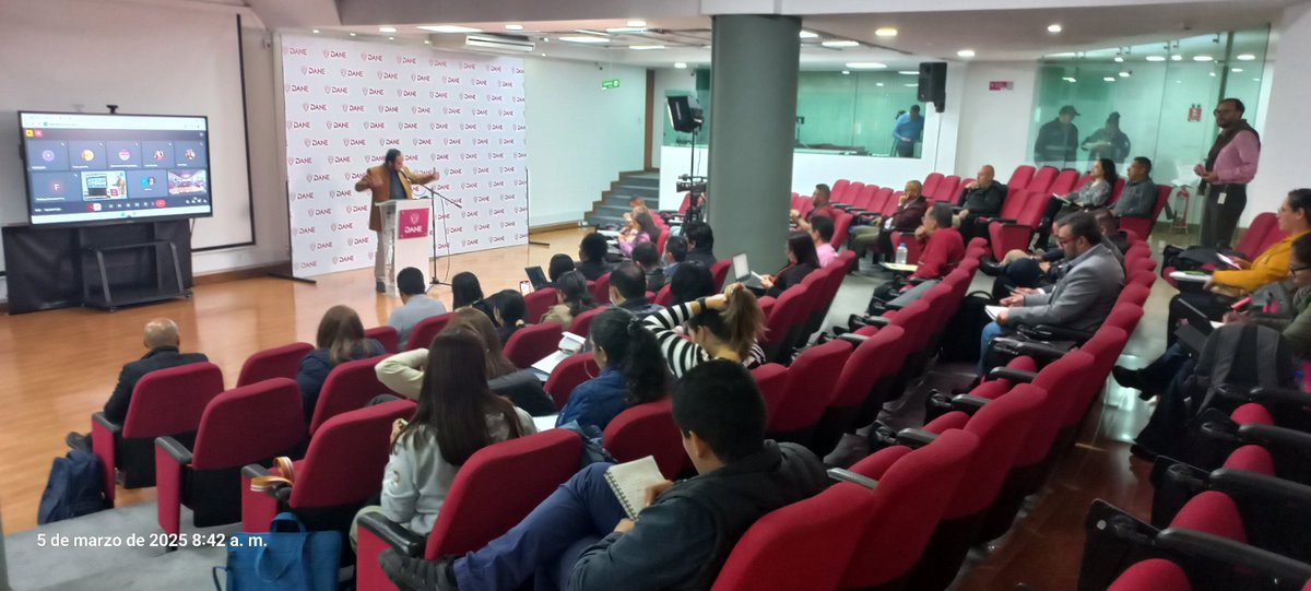 Asoambiente's tweet photo. ASOAM participa de la capacitación loa dias 5-6-7 de marzo de 2025, en construción de pliegos y negociación colectiva, basada en el Decreto 243 de 2024, la cual imparte la ESAP, con un gran y reconocido abogado laboralista, el señor Carlos Andres Dussan Salas. https://t.co/eruVxrU1sg