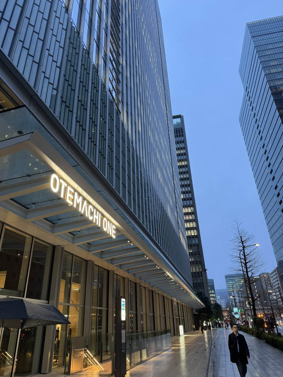 Traveler tweet media