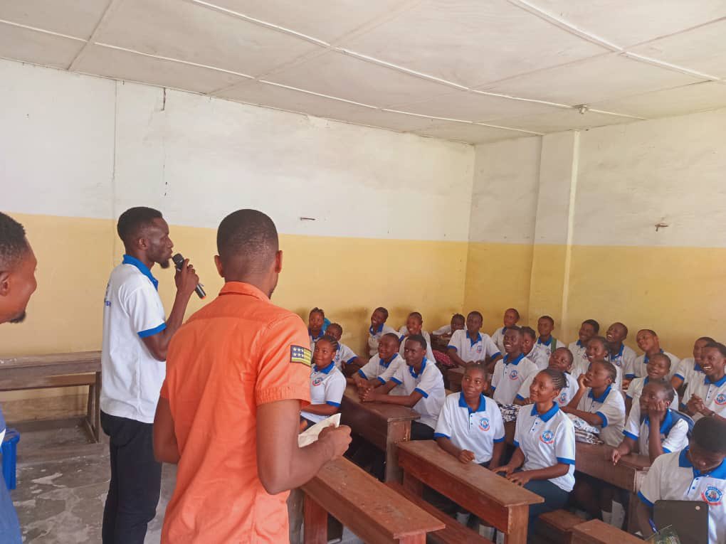 Hermanmat02's tweet image. Le Syndicat des Chômeurs au Congo a échangé avec la jeunesse de C.Sainte-Anne sur l’éveil patriotique et la sauvegarde de notre héritage national. Une nation forte repose sur une jeunesse consciente de son histoire et engagée pour son avenir.#prisedeconscience #CongoDeDemain