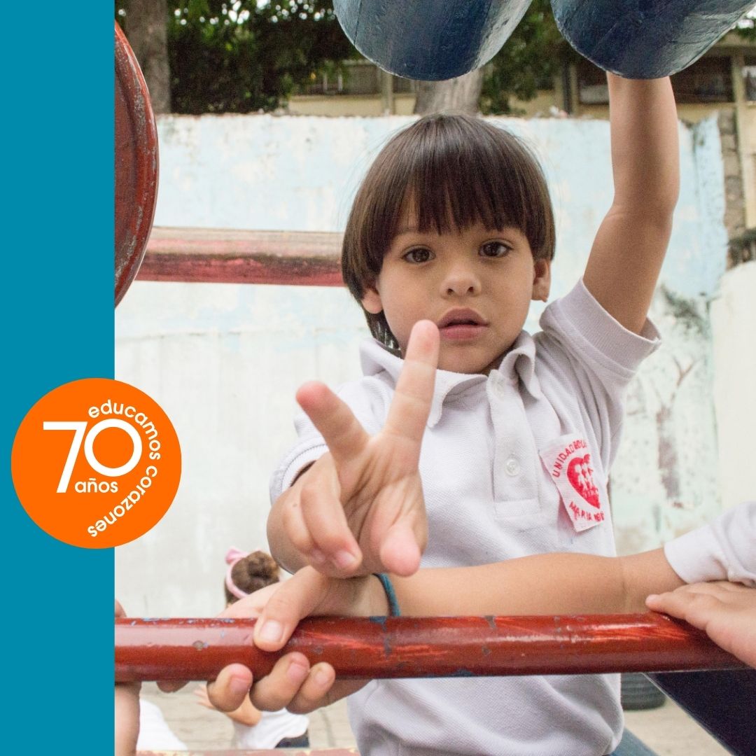 #FeyAlegríaCumple70 Nuestras radios son un medio de comunicación y educación que llega a miles de personas en comunidades remotas. A través de ellas, ofrecemos programas educativos para llevar educación sin límites. #EducamosCorazones