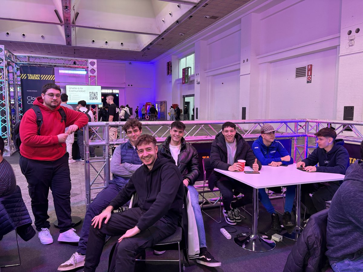 CIC Cicles (@ciclescic) on Twitter photo Visita de l'alumnat d'ASIX al Talent Arena, un esdeveniment clau per connectar el talent jove amb el sector tecnològic. Una oportunitat per conèixer nous reptes i tecnologies emergents, i un apropament  al món laboral i a les seves futures oportunitats professionals Visita de l'alumnat d'ASIX al Talent Arena, un esdeveniment clau per connectar el talent jove amb el sector tecnològic. Una oportunitat per conèixer nous reptes i tecnologies emergents, i un apropament  al món laboral i a les seves futures oportunitats professionals