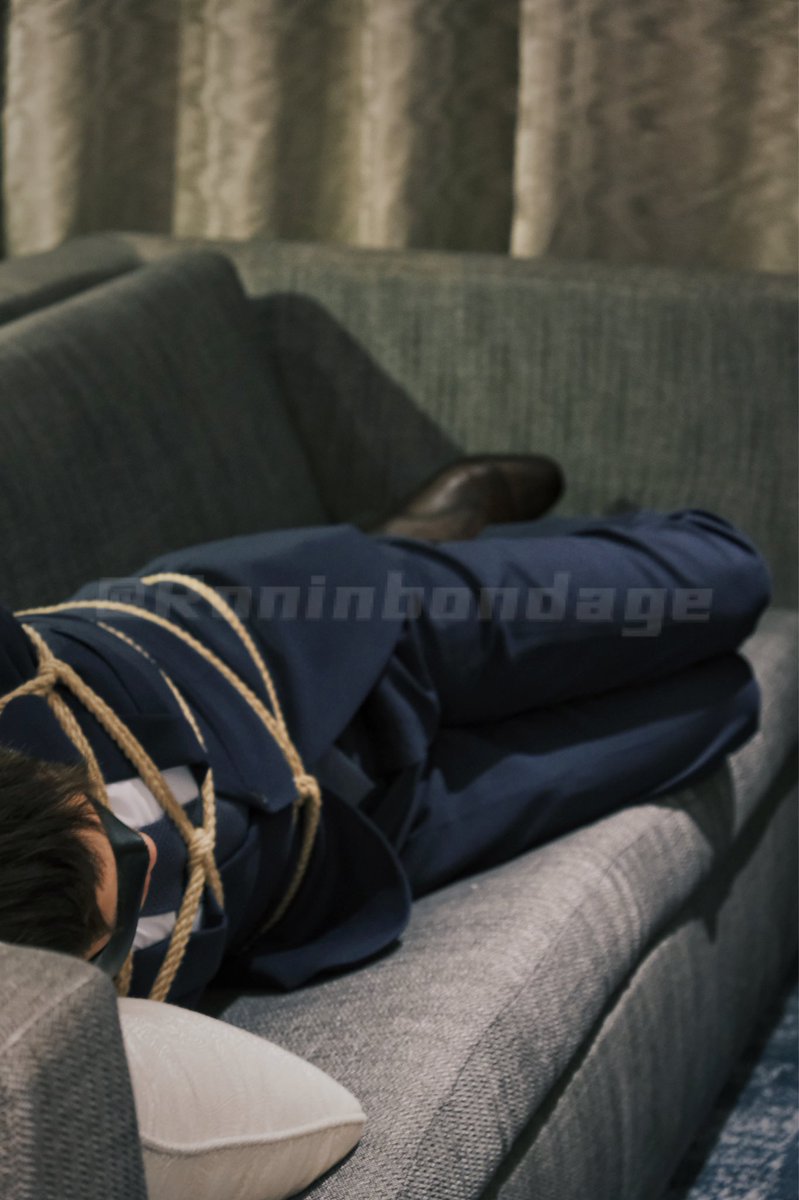 正装玩具 👔

Part 2
👔 @Roninbondage 
🪢 <a href="/shiyisss/">拾忆sss</a>