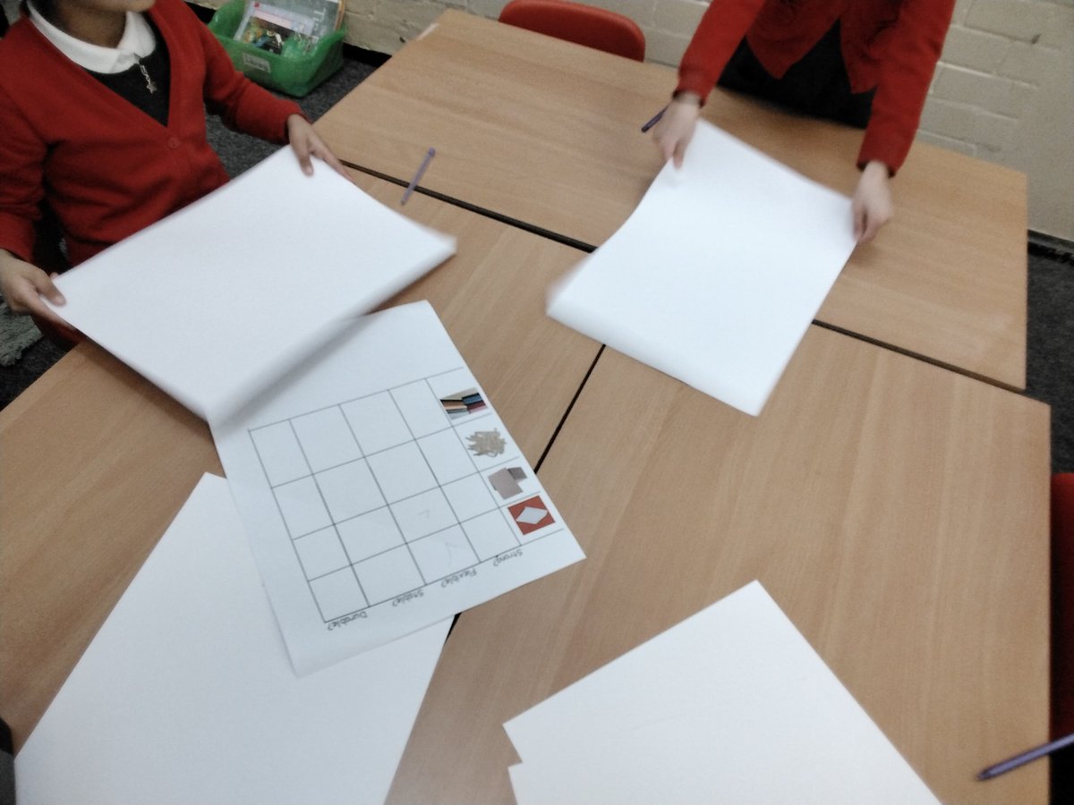 LeighPrimary's tweet image. Today 1H in DT explored and investigated different materials. #DT #structures #bridge