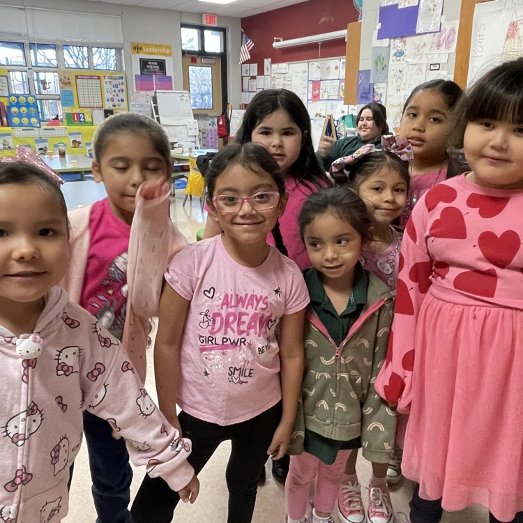 LasPalmasEISD's tweet image. On Wednesday we wear pink and spread kindness around all day! ¡El miércoles usamos color rosa y difundimos amabilidad todo el día! #LPEPawsUp 💖