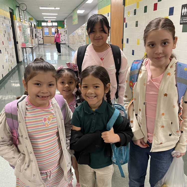 LasPalmasEISD's tweet image. On Wednesday we wear pink and spread kindness around all day! ¡El miércoles usamos color rosa y difundimos amabilidad todo el día! #LPEPawsUp 💖