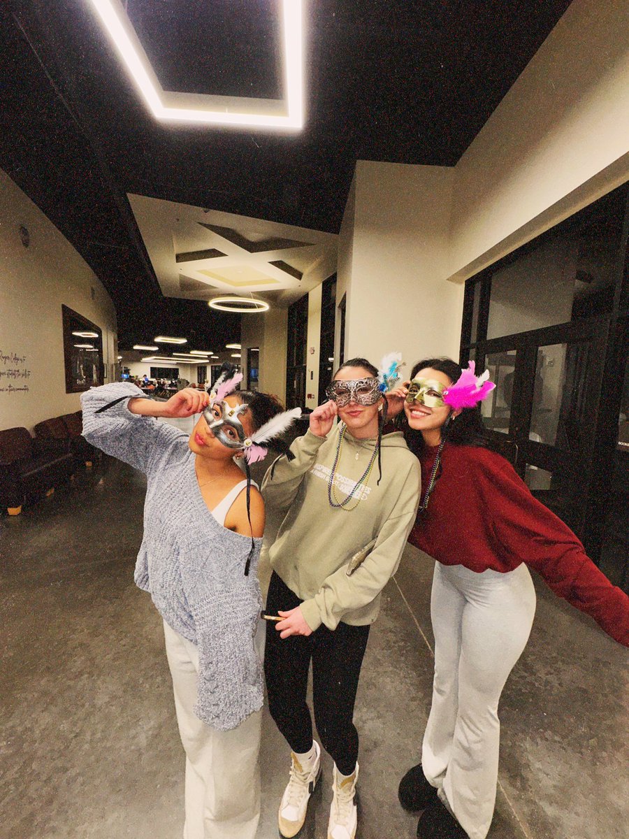 Mardi Gras in Ranger !!! 💜💚💛🏐 #PistolsUp #254 #RangerCollege #RCVB