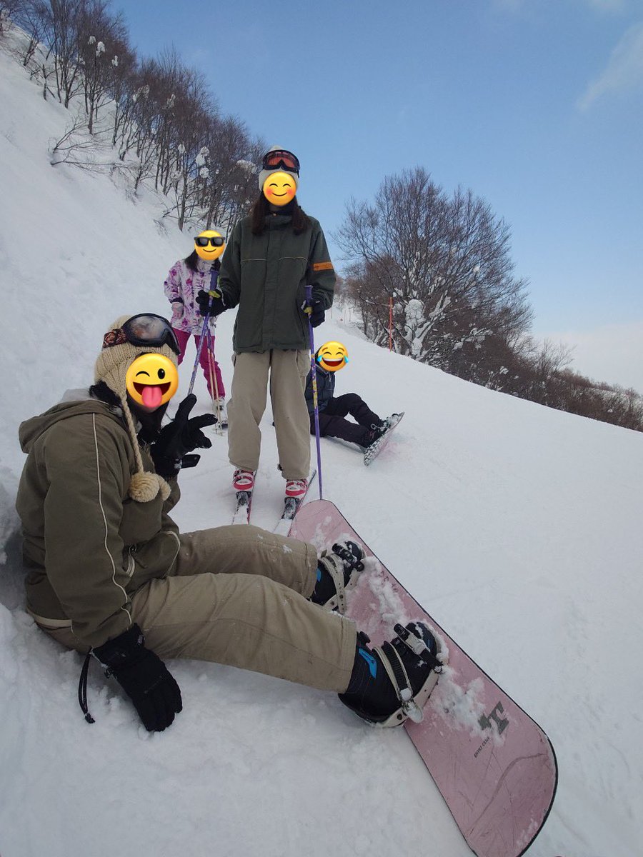 chalten_gcc's tweet image. 学習院大学クライミング愛好会Chaltenです
2.27-2.28に冬合宿でGALA湯沢に行ってきました⛄️
運動神経の良い部員が多く、ほぼみんなスキースノボを乗りこなしていました！
もちろん、スキースノボが出来ない人も食事や温泉を楽しみました☺️
 #春から学習院  #春からGU  #春からgwc 
 #春からgu