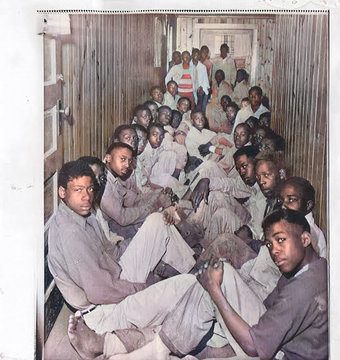 AfricanArchives's tweet image. On this day in 1959, 69 black boys were padlocked in their dormitory at school and it was then set on fire.

21 burnt to death while 48 managed to escape. 

A THREAD.