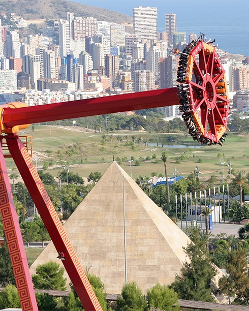 En Terra Mítica nos importa el futuro y cuidamos el presente 🌍.

Por eso, estamos implantando en el parque cerca de 9.000 paneles solares.

¡Echadle un ojo 👀 a la nueva entrada del blog! 👇
terramiticapark.com/terra-mitica-c…

#TerraMítica25Años #Novedades2025