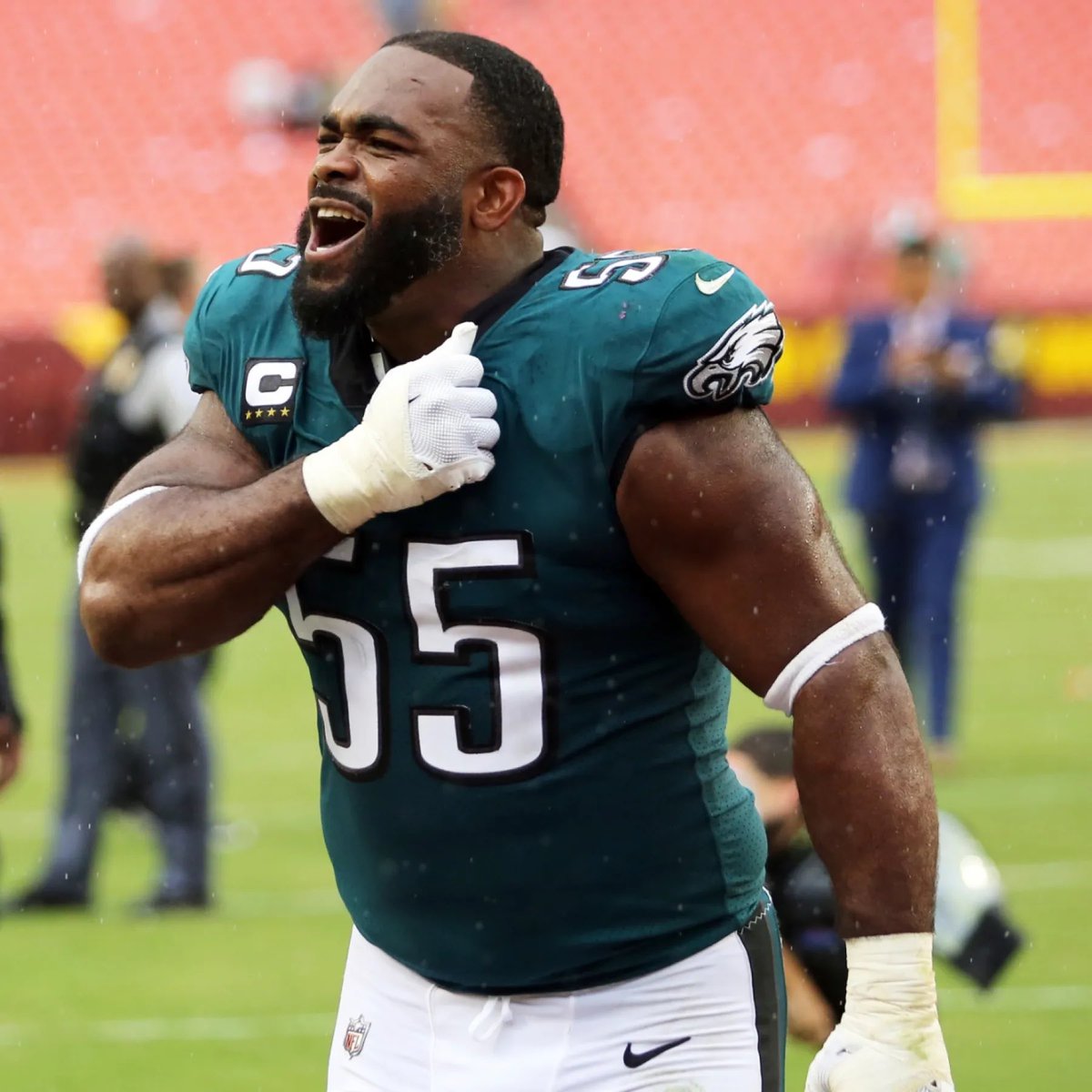 JPAFootball (@jasrifootball) on Twitter photo Wild: #Eagles LB Brandon Graham re-tore his triceps in the Super Bowl and played through the injury, per <a href="/RealDGunn/">Derrick Gunn</a>
An absolute Philly Legend. Wild: #Eagles LB Brandon Graham re-tore his triceps in the Super Bowl and played through the injury, per <a href="/RealDGunn/">Derrick Gunn</a>
An absolute Philly Legend.