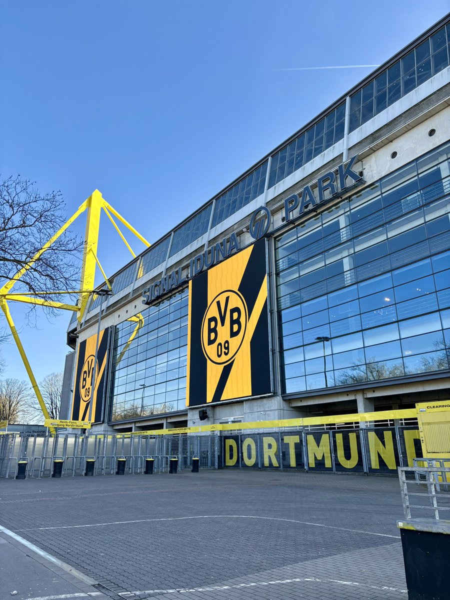 THREAD : Déplacement Dortmund, signal iduna park. 

Pas l’habitude de faire ça, mais l’expérience que l’on peut vivre en tant que supporter à l’étranger, est tellement différente qu’en France, qu’il faut en faire un thread.