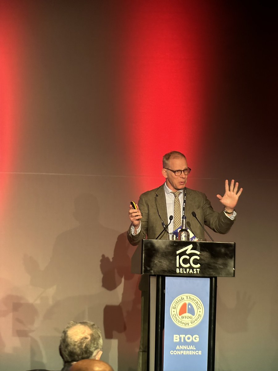 The final session of #BTOG25 is ‘Non-medical Treatments in Cancer Patients’ chaired by Tom Newsom-Davis and Josie Roberts with
 
👉 Robert Thomas talking about vitamin D and sugar
👉 Chris Twelves talking about cannabinoids and cancer
👉 Robert Thomas talking about the evidence