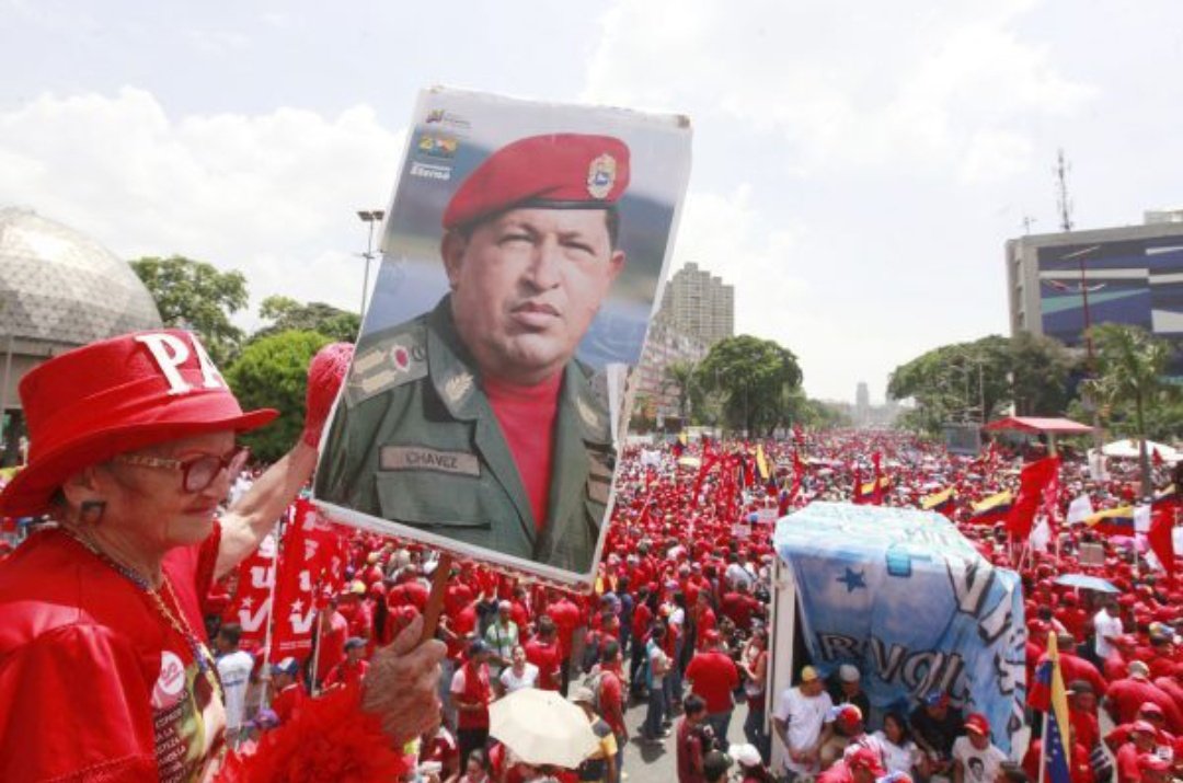 #05Mar, La revolución que no se critique continuamente para mejorar esta condenada a fracasar. Los mayores enemigos son los que sostienen un discurso dogmático y combaten la crítica no con argumentos sino con imposiciones. <a href="/tonyboza/">Tony Boza</a> <a href="/Jcvgvaliente/">Juan Carlos Valdez G</a> <a href="/BozaConValdez/">Boza, Curcio y Valdez</a>  <a href="/pasquicurcio/">Pasqualina Curcio</a>