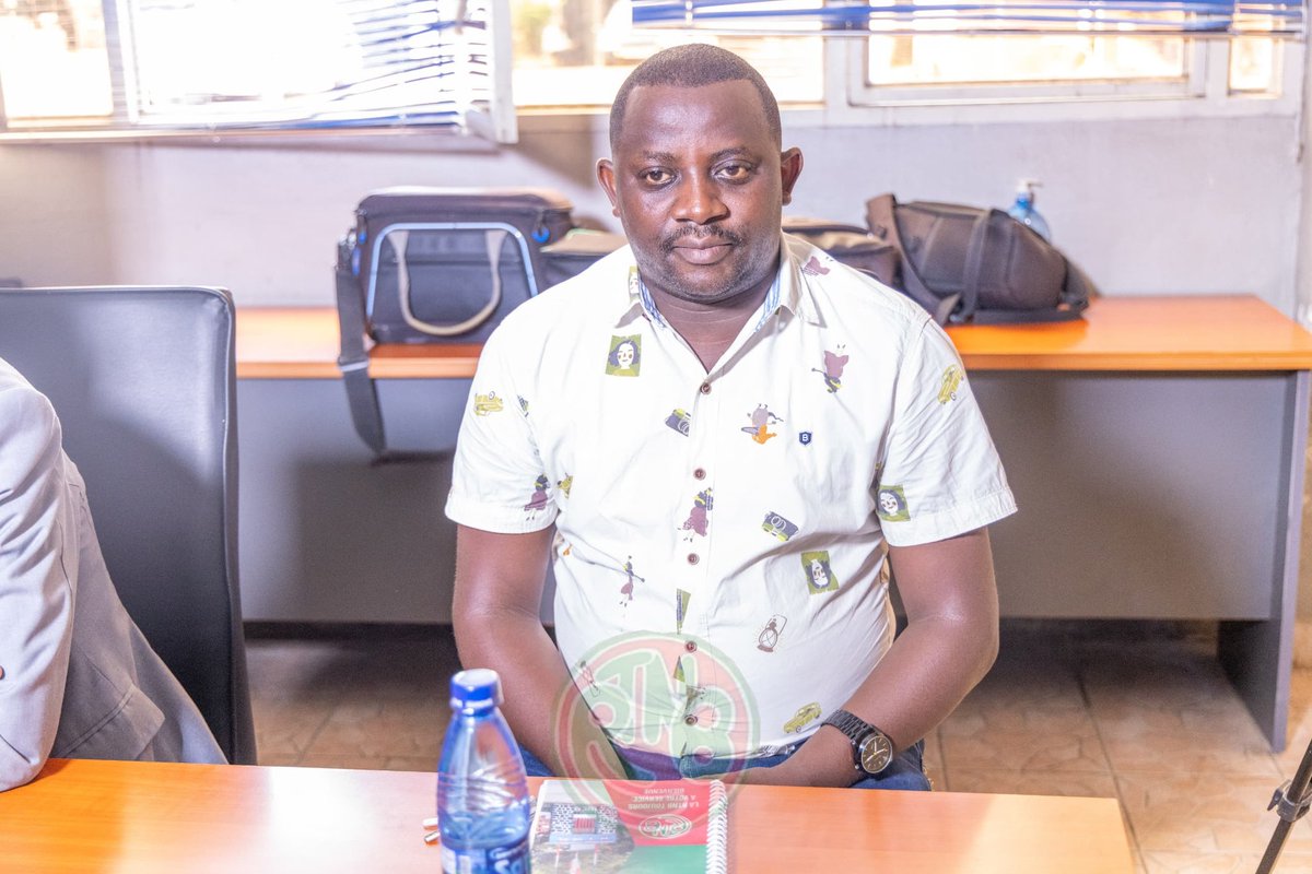 RTNB (@rtnburundi) on Twitter photo <a href="/esperancenday/">Amb.Espérance NDAYIZEYE</a> <a href="/CNC_BURUNDI/">Conseil National de la Communication du Burundi</a> Elle invite tous les médias à multiplier les reportages et les émissions qui cadrent avec les orientations de cette vision, pour sensibiliser et mobiliser la population. <a href="/esperancenday/">Amb.Espérance NDAYIZEYE</a> <a href="/CNC_BURUNDI/">Conseil National de la Communication du Burundi</a> Elle invite tous les médias à multiplier les reportages et les émissions qui cadrent avec les orientations de cette vision, pour sensibiliser et mobiliser la population.