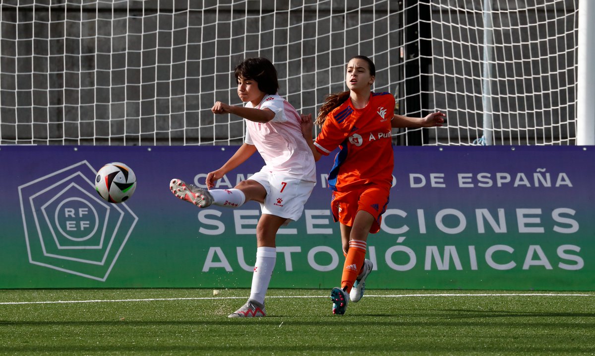 ((🔔 )) 
¡Activad recordatorio!

𝗝𝘂𝗲𝘃𝗲𝘀
𝟭𝟲:𝟬𝟬
𝗦𝗼𝗿𝘁𝗲𝗼 𝗱𝗲 𝗹𝗼𝘀 #CESA 

▶️  EN DIRECTO a través de los canales oficiales de la <a href="/rfef/">RFEF</a>.

🔗 bit.ly/SorteoCESAs12

#Sub12MASC | #Sub12FEM