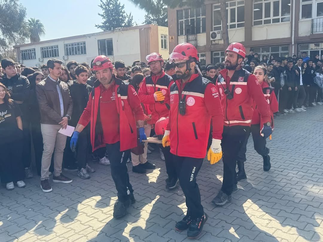 Adana MEB AKUB (@akub_meb) on Twitter photo İl Millî Eğitim Müdürü Sn Hasan TEVKE,1-7 Mart Deprem Haftası kapsamında,Adana Erkek Lisesi ve İstiklal Anadolu Lisesi’nde gerçekleştirilen tatbikata katıldı. <a href="/tcmeb/">Millî Eğitim Bakanlığı</a>
<a href="/Yusuf__Tekin/">Yusuf Tekin</a>
<a href="/meb_dhgm/">T.C. MEB Destek Hizmetleri Genel Müdürlüğü</a>
<a href="/omurfatih/">Ömür Fatih Karakullukçu</a>
<a href="/mebisgb/">İşyeri Sağlık ve Güvenlik Birimi Daire Başkanlığı</a>
<a href="/ozkan_meb/">Özkan AVCI</a>
<a href="/MetinTayarer/">Metin TAYARER🇹🇷🇹🇷🇹🇷</a>
<a href="/AdanaMem/">Adana İl Millî Eğitim Müdürlüğü</a>
<a href="/HasanTevke/">Hasan Tevke</a>
<a href="/hudaverdiyldz/">Hüdaverdi YILDIZ</a> İl Millî Eğitim Müdürü Sn Hasan TEVKE,1-7 Mart Deprem Haftası kapsamında,Adana Erkek Lisesi ve İstiklal Anadolu Lisesi’nde gerçekleştirilen tatbikata katıldı. <a href="/tcmeb/">Millî Eğitim Bakanlığı</a>
<a href="/Yusuf__Tekin/">Yusuf Tekin</a>
<a href="/meb_dhgm/">T.C. MEB Destek Hizmetleri Genel Müdürlüğü</a>
<a href="/omurfatih/">Ömür Fatih Karakullukçu</a>
<a href="/mebisgb/">İşyeri Sağlık ve Güvenlik Birimi Daire Başkanlığı</a>
<a href="/ozkan_meb/">Özkan AVCI</a>
<a href="/MetinTayarer/">Metin TAYARER🇹🇷🇹🇷🇹🇷</a>
<a href="/AdanaMem/">Adana İl Millî Eğitim Müdürlüğü</a>
<a href="/HasanTevke/">Hasan Tevke</a>
<a href="/hudaverdiyldz/">Hüdaverdi YILDIZ</a>