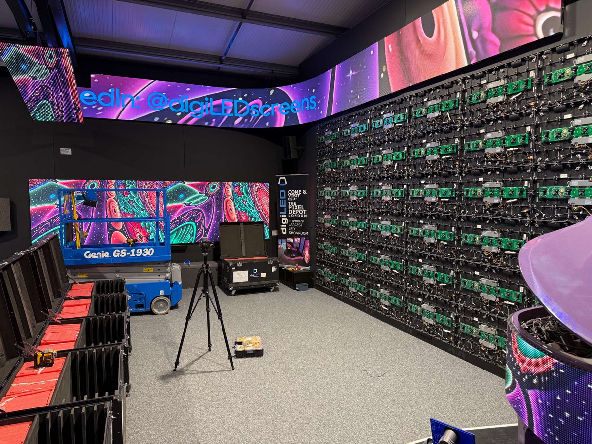 digiLED_'s tweet image. We're almost there🔧

Our massive digiTHIN HD MAX is back on the wall and we’re just adding the finishing touches to make sure everything is perfect for our upcoming client demos.

Get in touch to book a visit and experience our LED technology firsthand.

#digiLED #ThePixelDepot