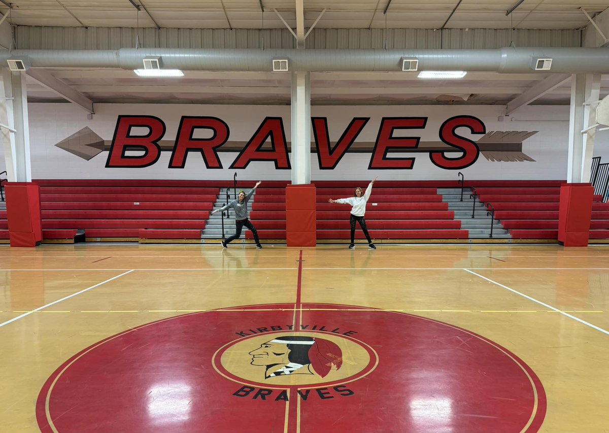Kaylee and I knocked out this BRAVES lettering at Kirbyville Elementary today 🔥🎨