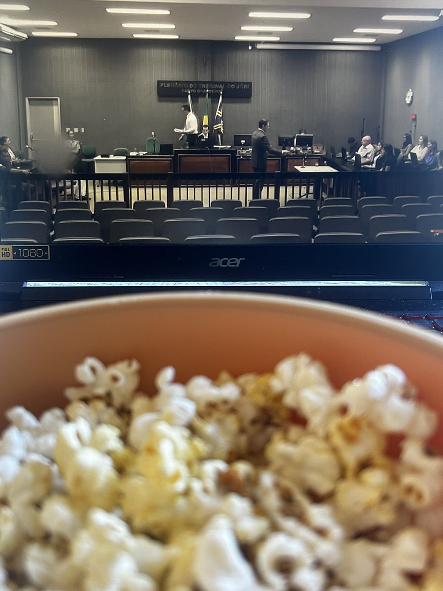 studyasth's tweet image. off-line por motivos: vendo muitas audiências e tribunais do júri para horas complementares