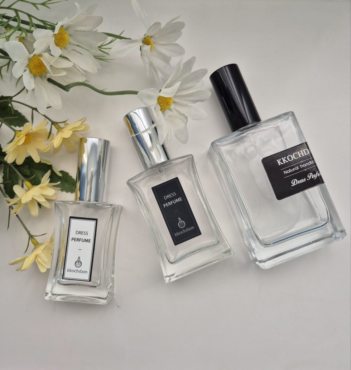 [팔로우&amp;RT이벤트] 3월 커미션 오픈 기념 자캐/최애 향수 이벤트 본 계정을 팔로우 알티 해주신 분들 중 3명에게 공방에서 직접 만든 자캐/최애 50ml 꽃담 향수를 무료로 제작해드립니다!🌸

-추첨 : 3/23일 저녁에 🐥