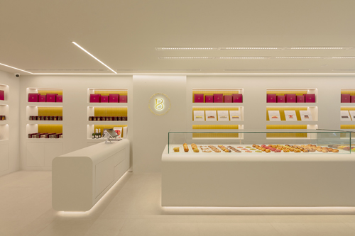 BrickworkOnline's tweet image. The redesign of La Pastisseria Barcelona has transformed the shop into a bright and luminous space which makes the most of high quality materials such as HIMACS...

brickwork-bulletin.co.uk/post/himacs-se…

( @HIMACSEurope )

#InteriorDesign #SolidSurfaces #Architecture #Aesthetics