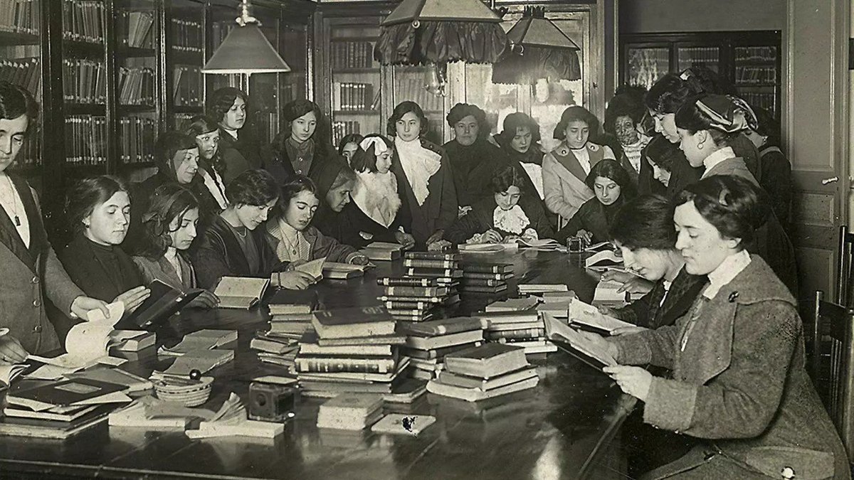 Ruta dels feminismes de tombant de segle. 
Més informació: ja.cat/agenda-cv

🗓️ 8 de març
🕖 11 h - 13 h
📍 Mercat de Santa Caterina
🖊️ Inscripció (obligatòria):  ja.cat/fem-cv