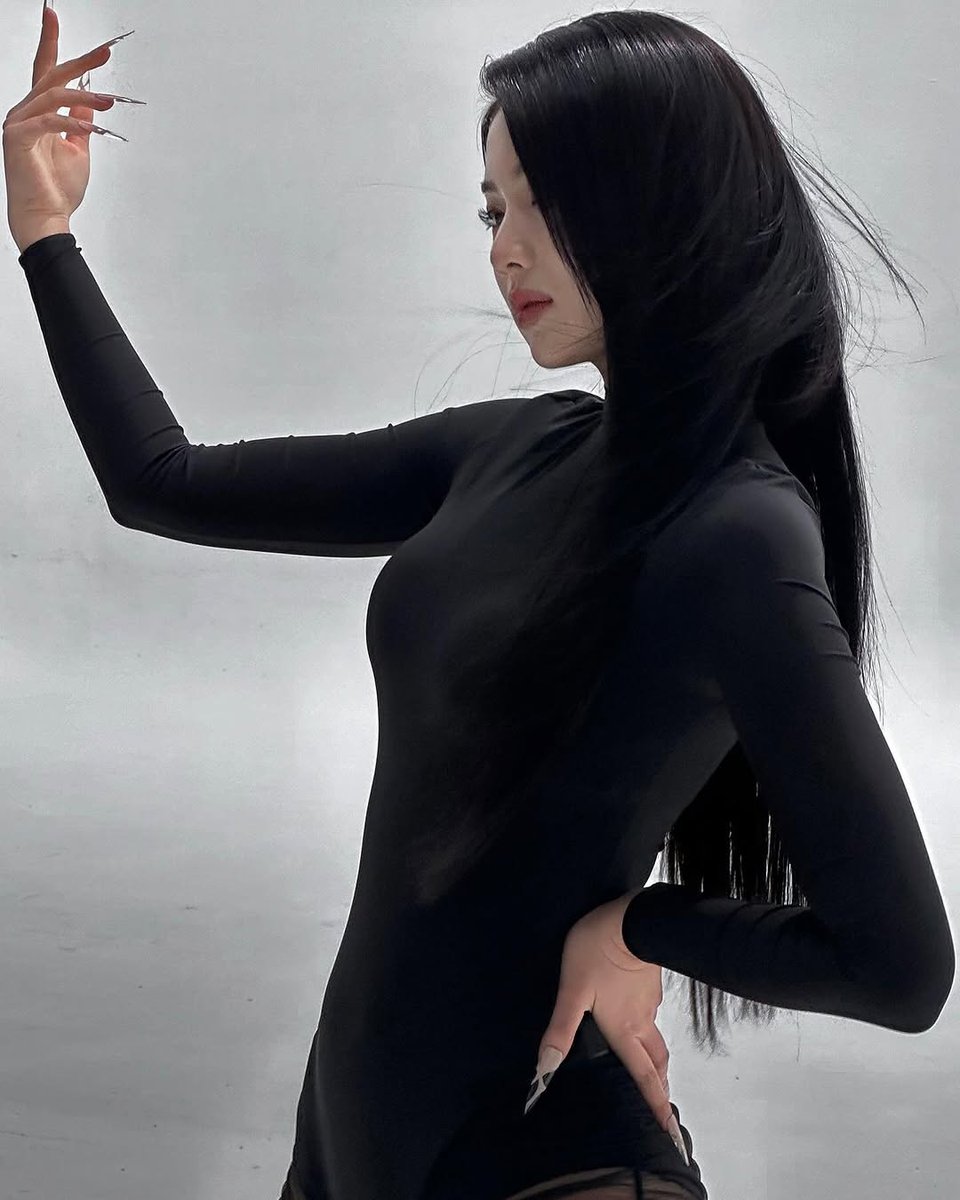 fleurswith's tweet image. isamovingon instagram update