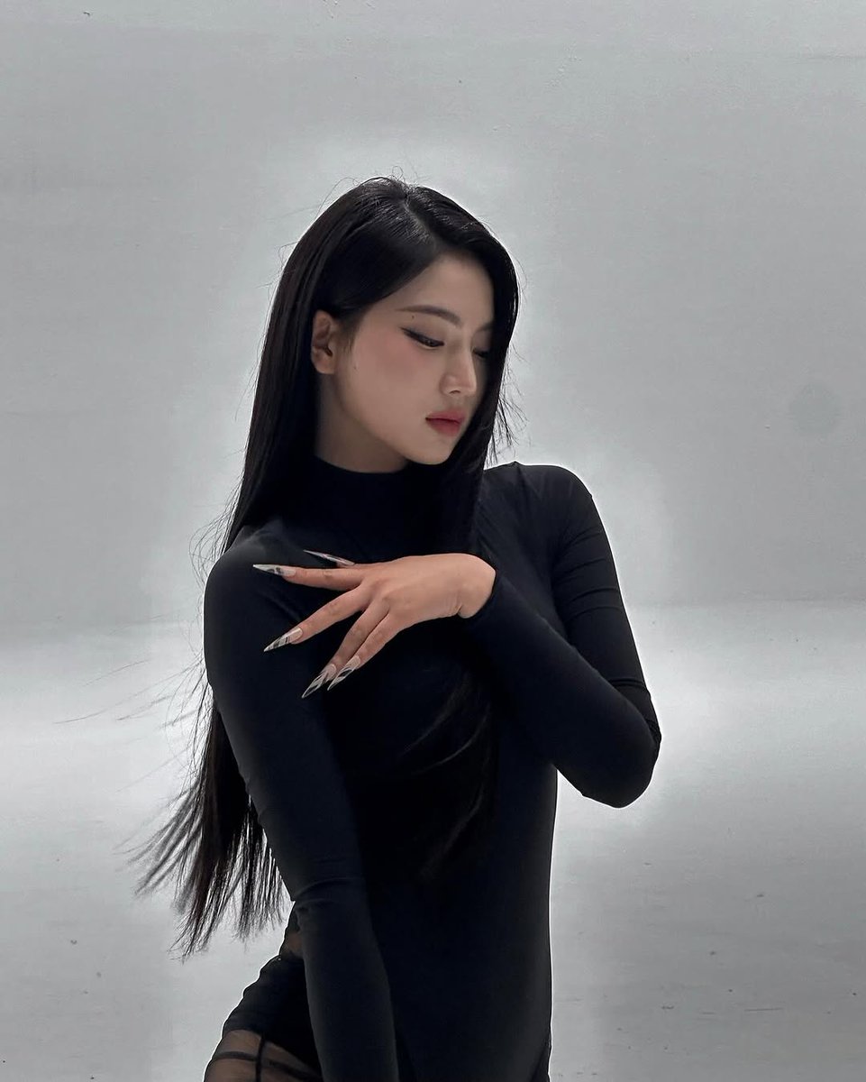 fleurswith's tweet image. isamovingon instagram update