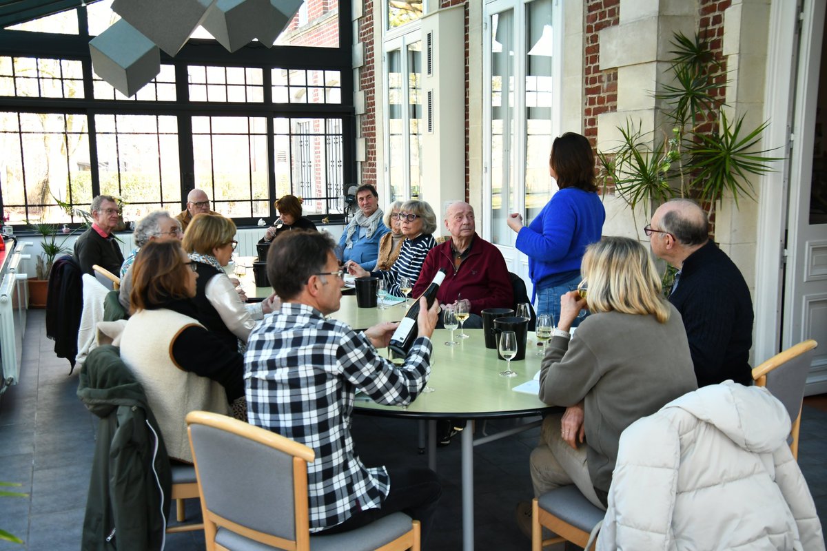 villedemarcq's tweet photo. De nombreuses activités réservées aux seniors, ont vu le jour en cette année 2025 parmi lesquelles, des sessions consacrées à  l'œnologie.
#marcqenbaroeul #vins #degustations https://t.co/B95X23OFfM