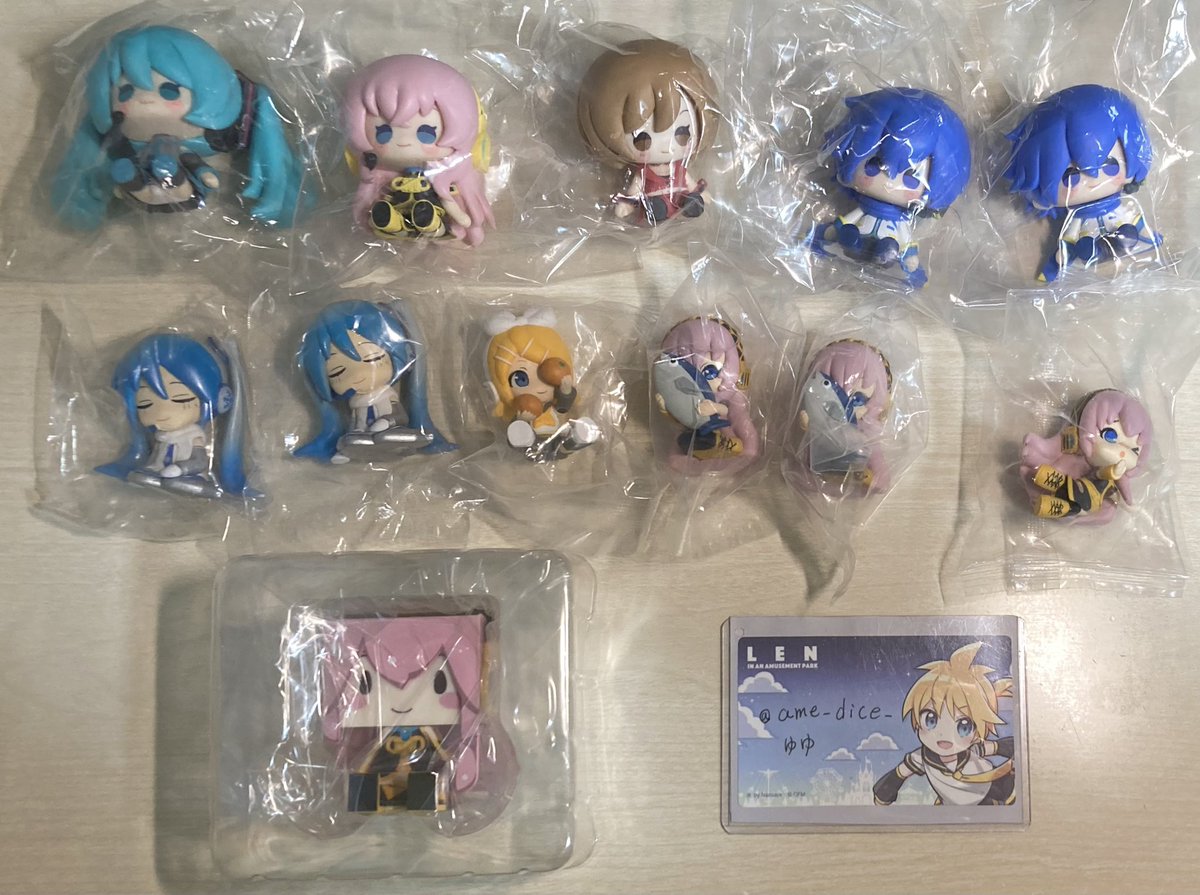 ame_dice_'s tweet photo. 【交換/譲渡】VOCALOID ボーカロイド ボカロ フィギュア マスコット タイトーくじ ガチャ 肩ズン かくれんぼ タペストリー バンド ラババン ピンバッジ リンライ 楽コレ マジカルミライ マジミラ

【譲】初音ミク/鏡音リン/巡音ルカ/MEIKO/KAITO

【求】同異種 鏡音レン/初音ミク(友人分)

↓ https://t.co/NeMK0XYQwE